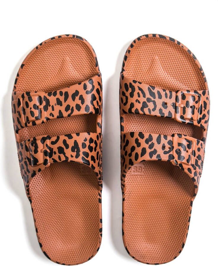 Freedom Moses ""Slippers Leo Toffee"" Caramel met Leopard print