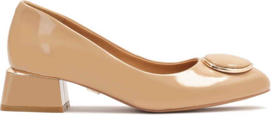 Kazar Klassieke pumps met lage hak en decoratie aan de voorkant Beige Dames