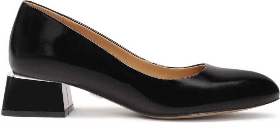 Kazar Gelakte pumps met lage brede hak Black Dames