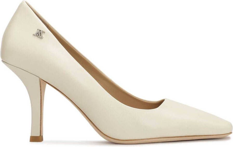 Kazar Studio Classic stilettos made of full grain leather in cream color