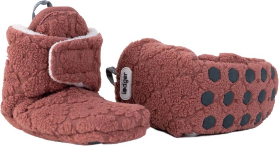 Lodger Baby Slofjes 6-12 maanden Donkerroze Slipper Folklore 100% Fleece Klittenbandsluiting Slofjes die blijven zitten