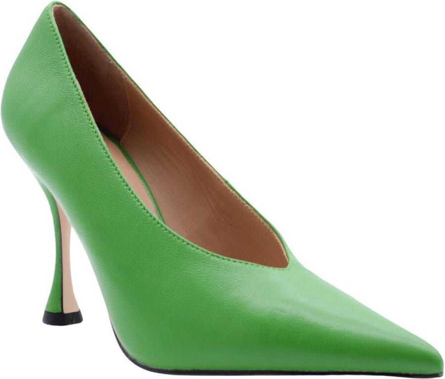 Lola Cruz Pump Green