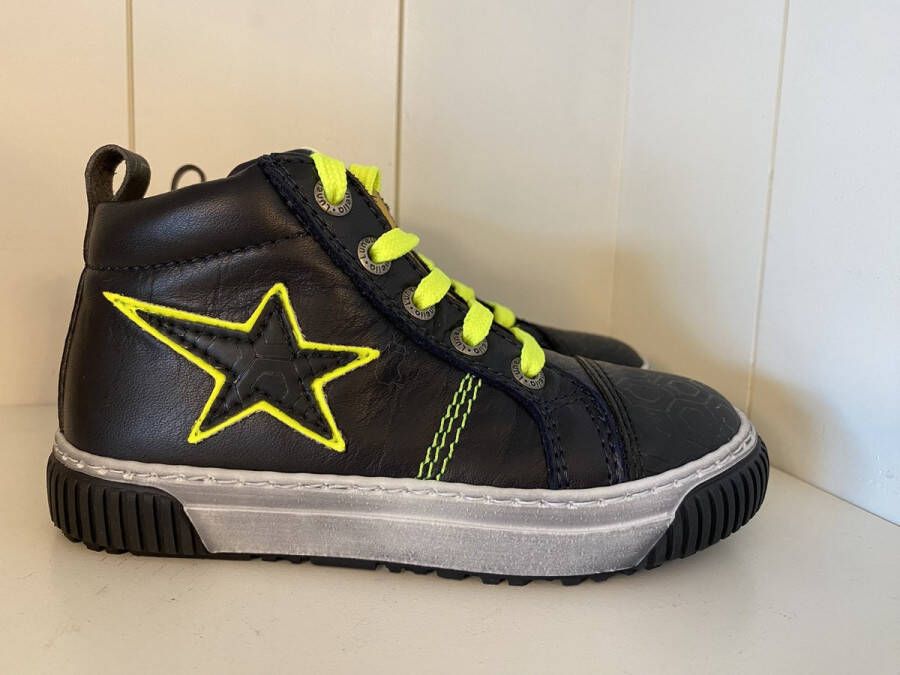 Lunella sneaker