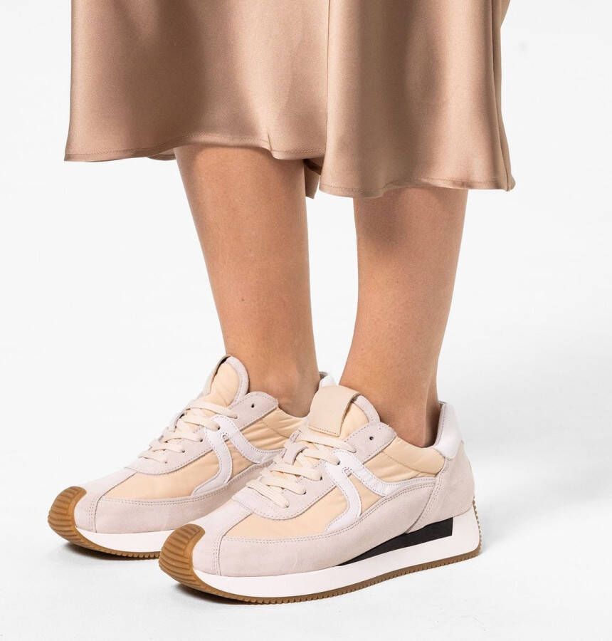 Manfield Dames Beige suède sneaker met leren details