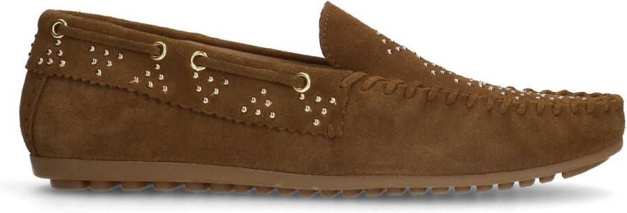 Manfield Dames Cognac suède loafers met goudkleurige studs