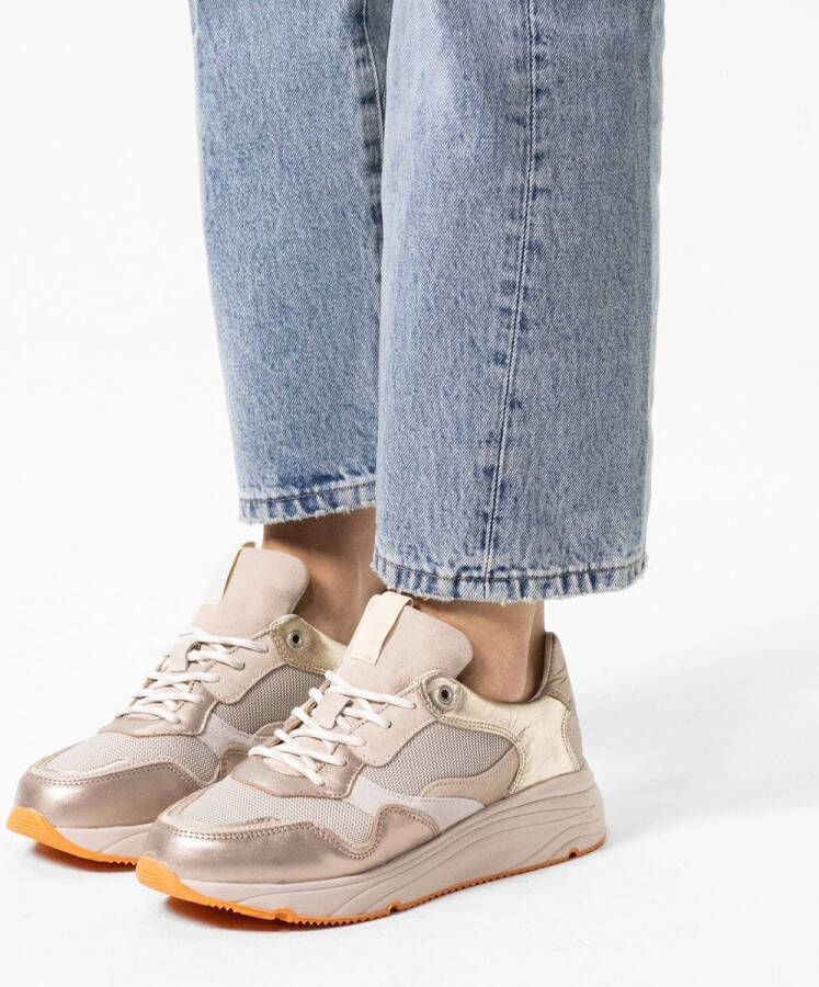 Manfield Dames Gouden leren sneakers met mesh details