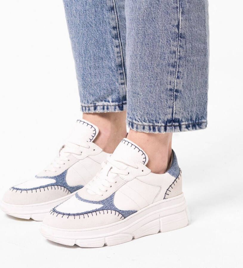 Manfield Dames Witte leren sneakers met blauwe details