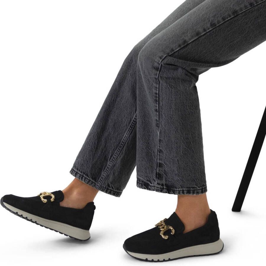 Manfield Dames Zwarts suède loafers met gouden chain