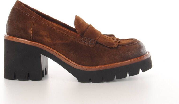 MAURY loafer op hak Laslo camel suede