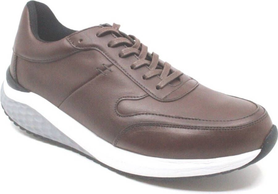 MBT PORTO II M Brown 702925 1575N Bruine gladleren heren sneakers met afwikkelzool