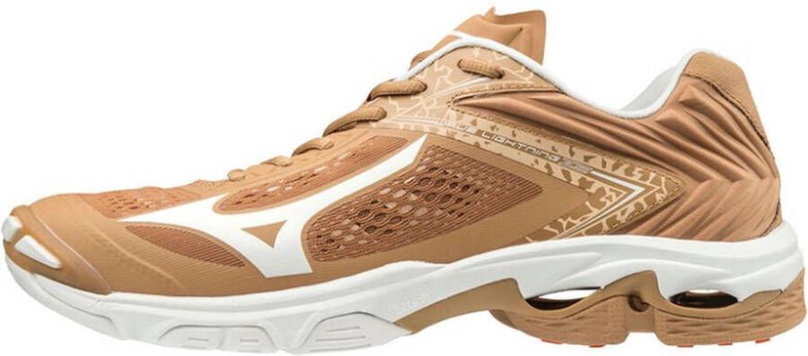 Mizuno Wave Lightning Z5 Step on Mars Bruin