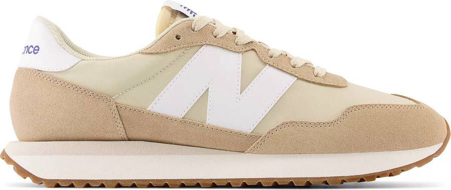 New Balance 237 sneaker met leren en suède details