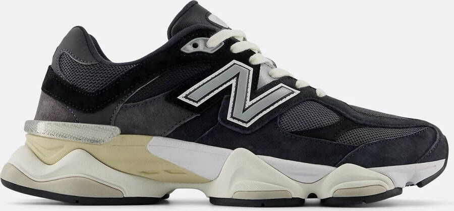 New Balance Zwarte Sneakers Aanbevolen Logo Suède Canvas Rubberen Zool Black