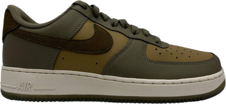 Nike Air force 1 '07 LV8 Sneakers Mannen Groen Wit