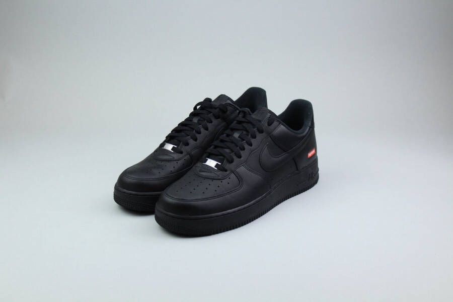 Nike Air Force 1 Low Supreme 'Zwart'