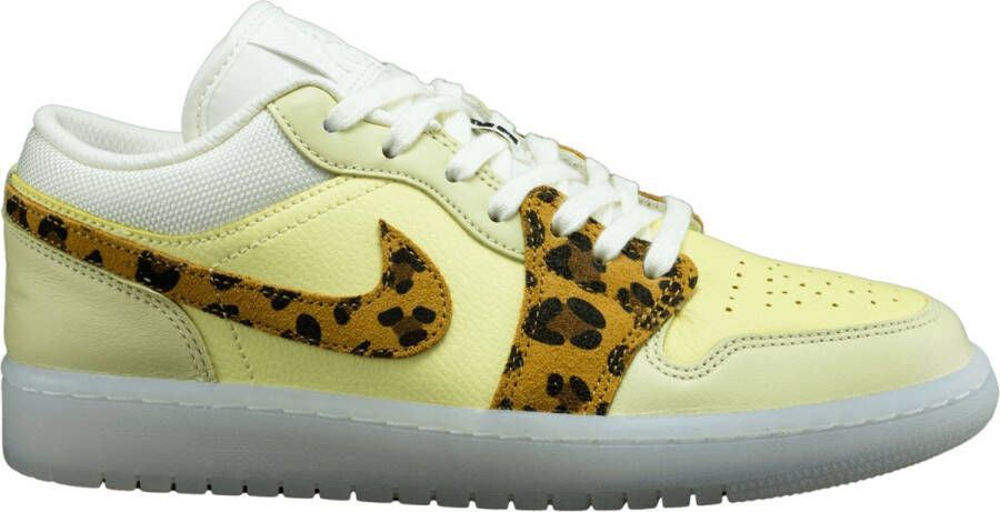 Nike Air Jordan 1 Low SNKRS Day (Women's) DN6998-700 Kleur als op foto Schoenen