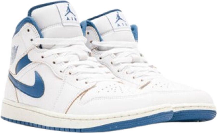 Jordan Air 1 Mid SE in wit formaten: 47.5