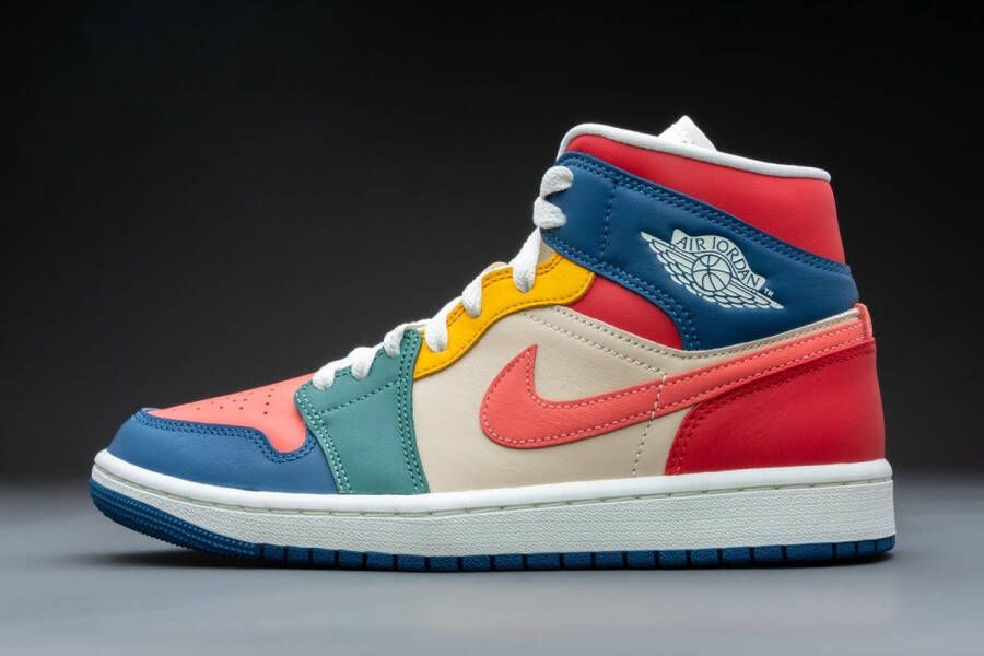 Jordan Wmns Air 1 Mid Se French Blue Magic Ember Fire Red Beach Schoenmaat 37 1 2 Sneakers DN3738 400