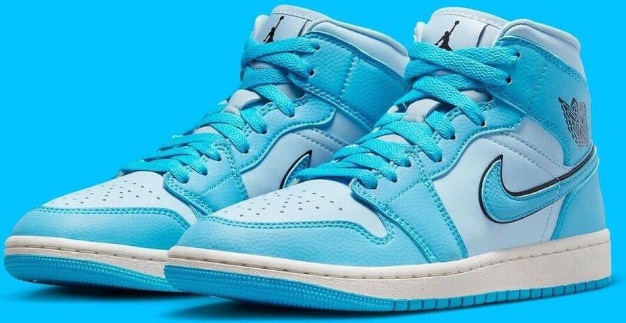 Nike WMNS Air Jordan 1 Mid SE Ice Blue DV1302