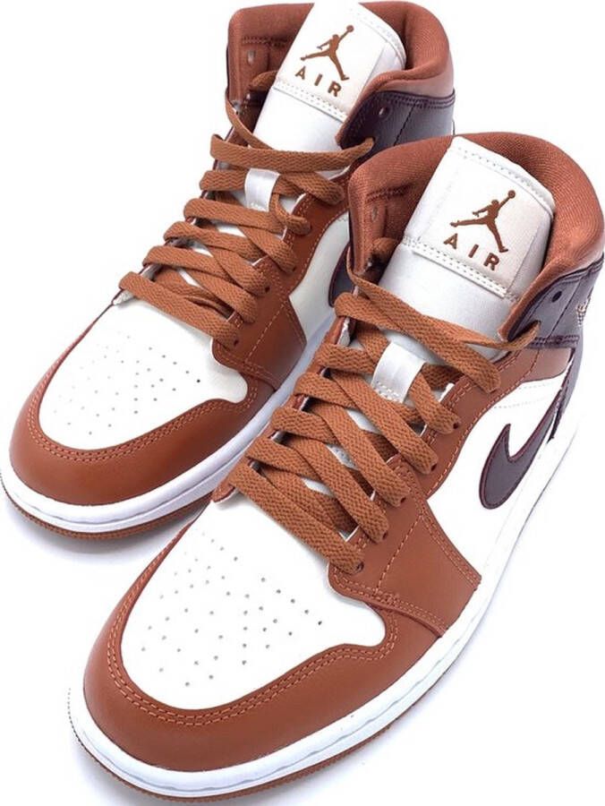 Nike Damesschoenen Air Jordan 1 Mid Dusty Peach Sail White Night Maroon- Dames Dusty Peach Sail White Night Maroon