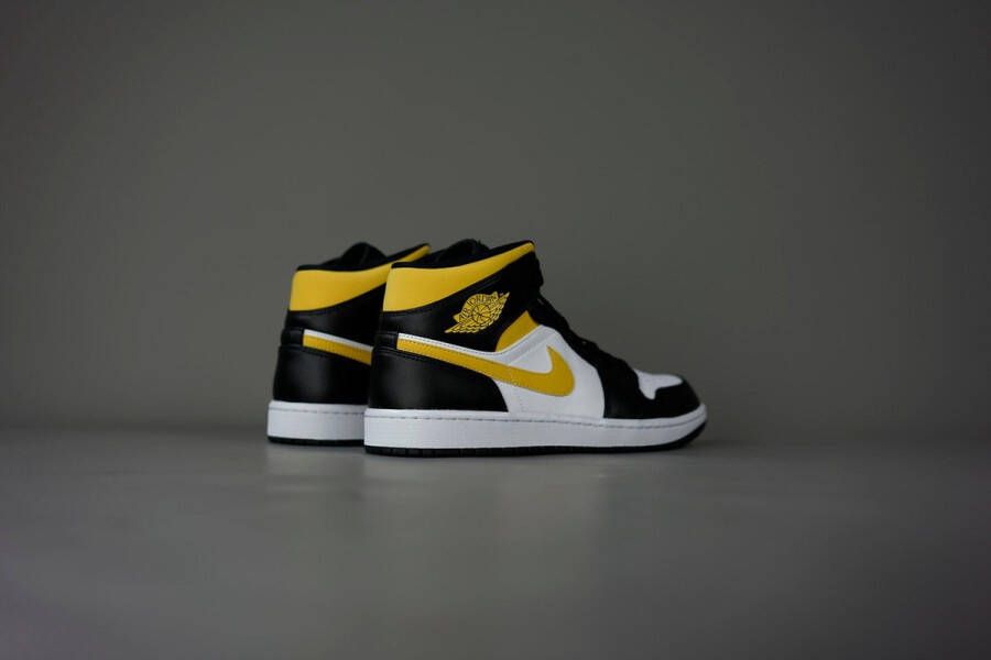 Nike Air Jordan 1 Mid White Pollen Black 554724 177 Wit Zwart