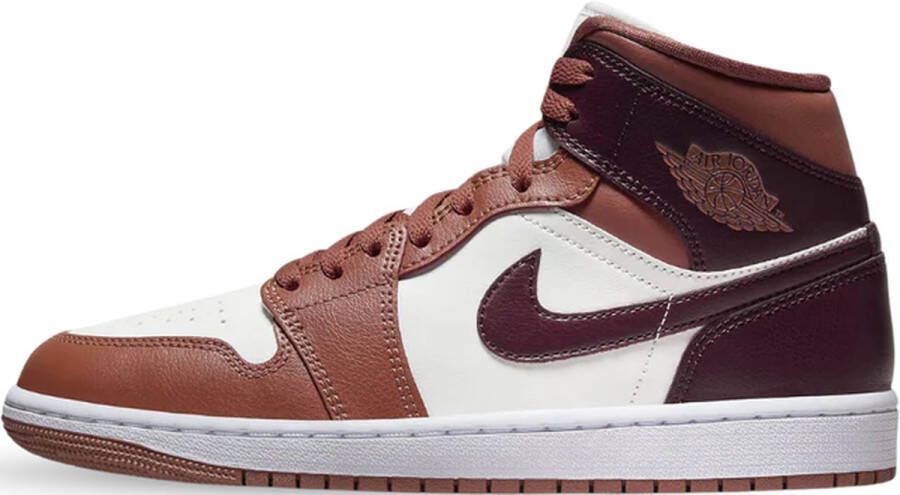 Nike Air Jordan 1 Mid Wmns Night Maroon Sneakers Unisex Bruin Wit