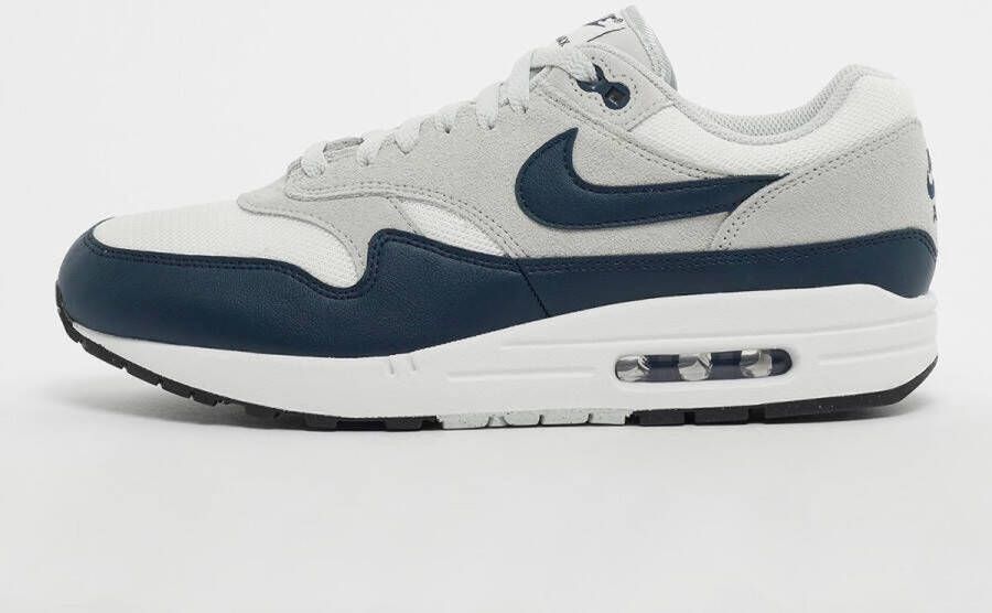 Nike Herenschoenen Air Max 1 Essential Summit White Light Silver White Armoury Navy- Heren Summit White Light Silver White Armoury Navy