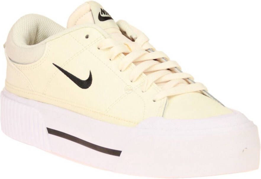 Nike Verhoog je sneaker game met Court Legacy Lift Beige Dames