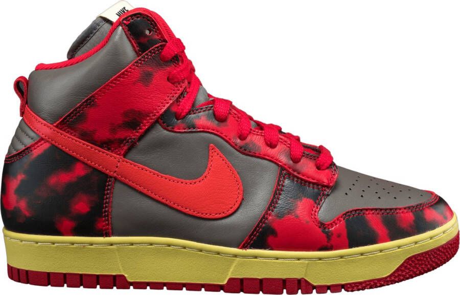 Nike Dunk High 1985 Red Acid Wash DD9404-600 ROOD Schoenen