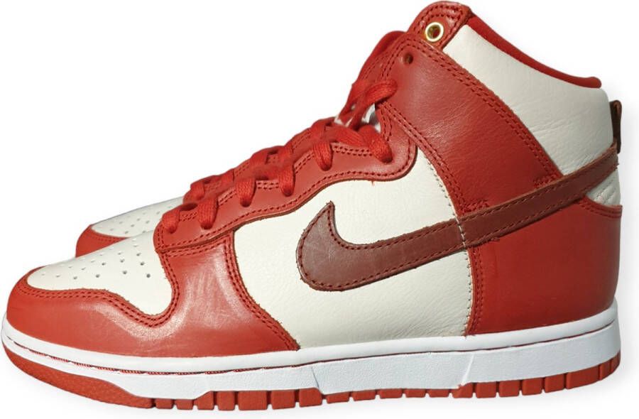 Nike Dunk High LXX Cinnabar (W) DX0346-600 Kleur als op foto Schoenen