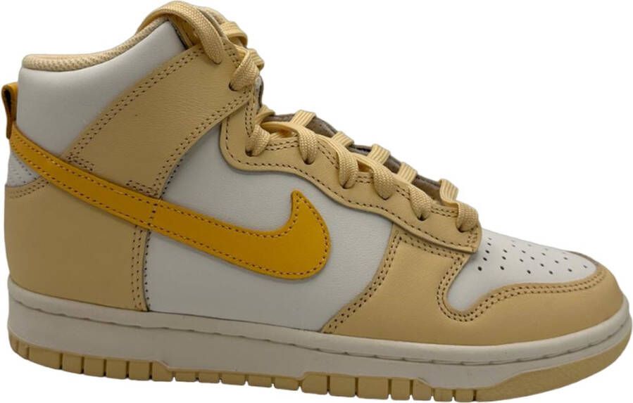 Nike Dunk High Sneakers Dames Vanilla