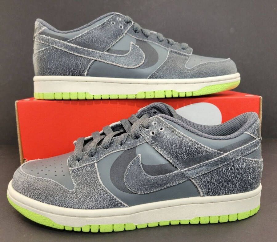 Nike Dunk Low Se (gs) Basketball Schoenen iron grey phantom ghost green maat: 35.5 beschikbare maaten:35.5