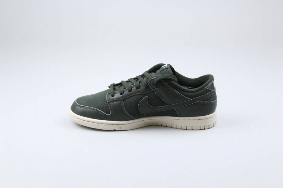 Nike Vintage Sequoia Lage Sneakers Green Heren