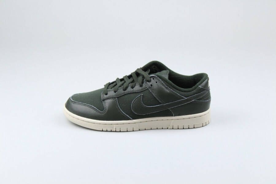 Nike Vintage Sequoia Lage Sneakers Green Heren