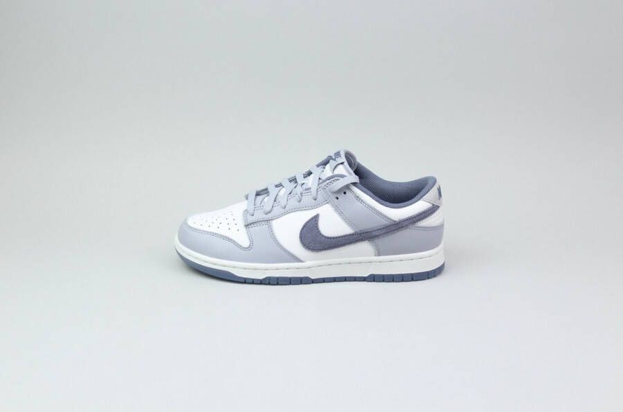 Nike Dunk Low White Platinum Tint Pure Platinum Light Carbon- Heren White Platinum Tint Pure Platinum Light Carbon