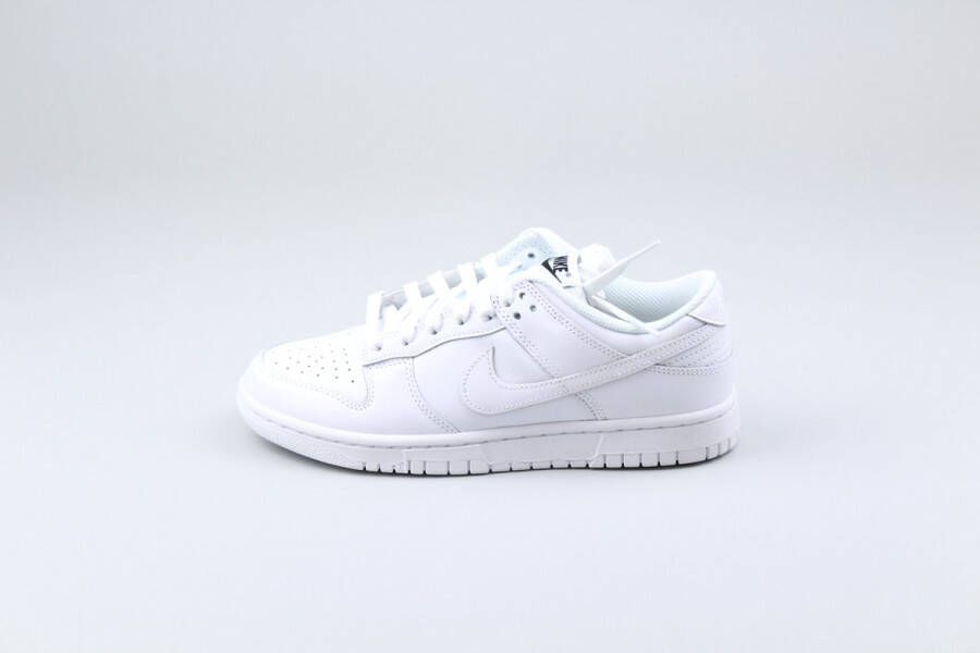 Nike Dunk Low Triple White (2021) ( 's) DD1503-109 Wit Schoenen