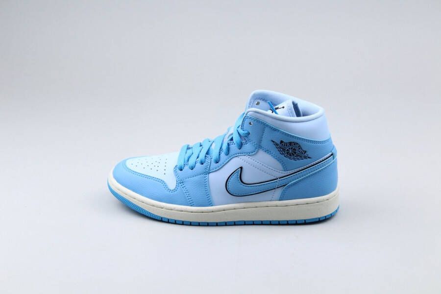 Nike WMNS Air Jordan 1 Mid SE Ice Blue DV1302