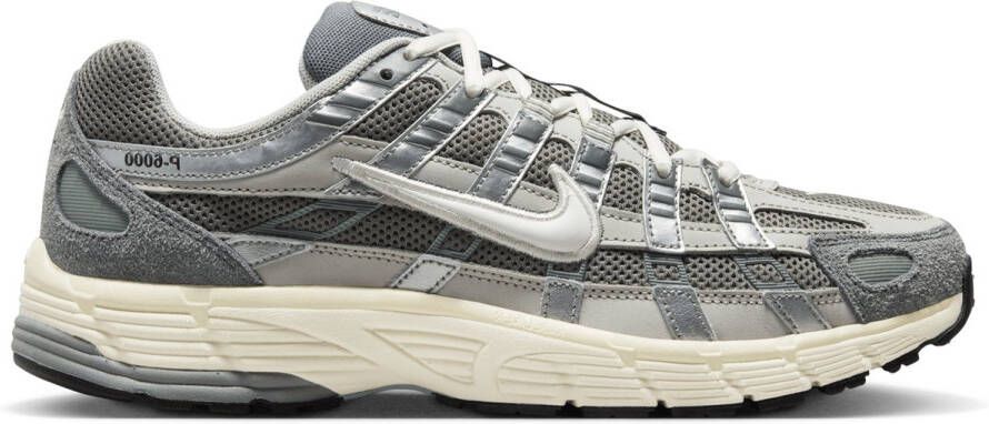 Nike P-6000 Schoenen Flat Pewter Light Iron Ore Metallic Silver White- Heren Flat Pewter Light Iron Ore Metallic Silver White