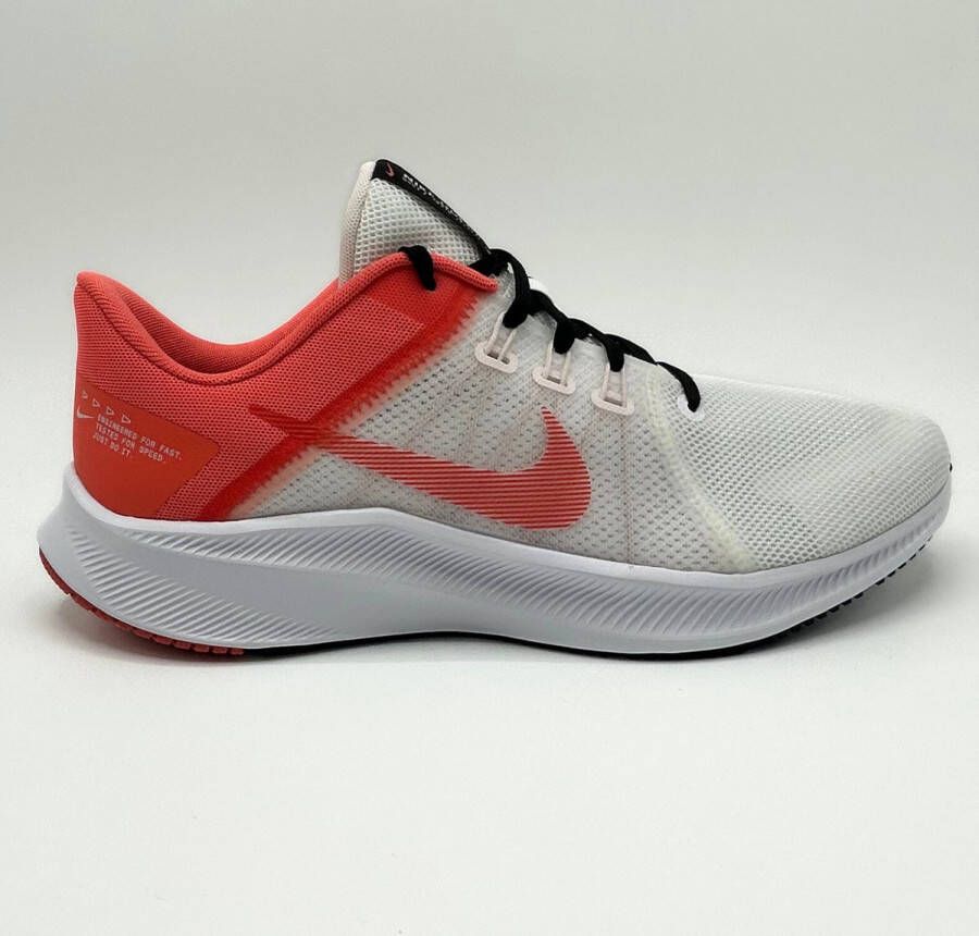 Nike Quest 4 Hardloopschoenen voor s(straat) White Black Light Soft Pink Magic Ember