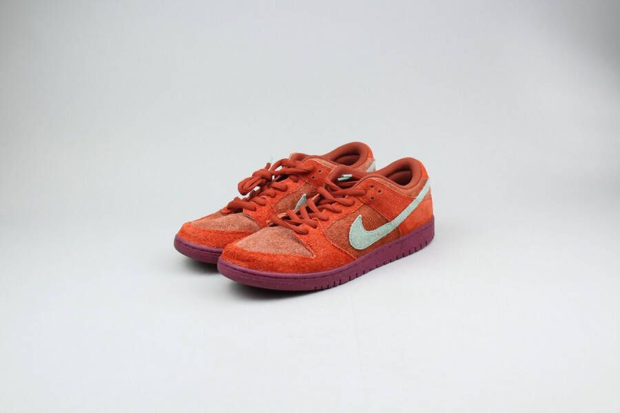 Nike SB Dunk Low Mystic Red ''