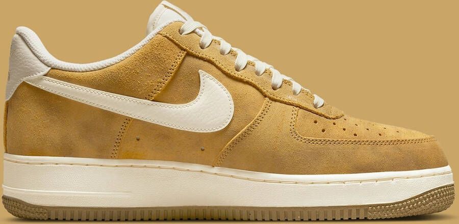 Nike Wmns Air Force 1 '07 Sneakers Schoenen sanded gold sail-weath grass maat: 37.5 beschikbare maaten:36.5 37.5 36 38.5