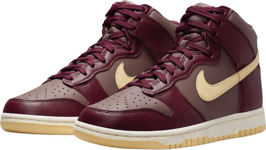 Nike Wmns Dunk High Basketball Schoenen plum eclipse pale vanilla night maroon maat: 40 beschikbare maaten:36.5 37.5 38.5 39 40.5 41 42 - Foto 1