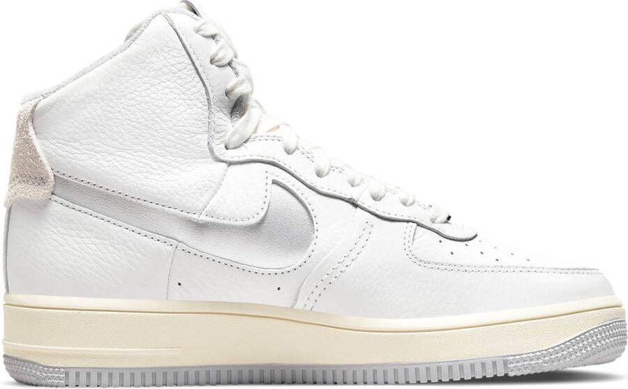 Nike Wmns Air Force 1 Sculpt Basketball Schoenen summit white silver coconut milk maat: 38.5 beschikbare maaten:37.5 38.5 39 40 36.5