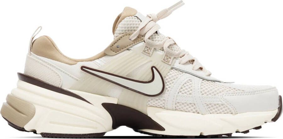 Nike Wmns V2k Run Trendy Sneakers Dames light orewood brn light bone khaki earth maat: 36.5 beschikbare maaten:36.5 37.5 36 38.5 39 40.5 4