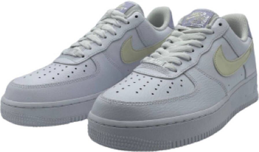 Nike Air Force 1 '07 Purple Coconut Milk Sneakers Dames Wit