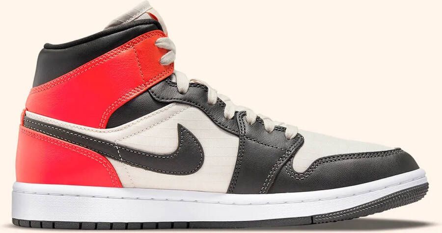 Jordan Wmns Air 1 Mid Se Lt Orewood Brn Newsprint Bright Crimson Schoenmaat 36 1 2 Sneakers DQ6078 100