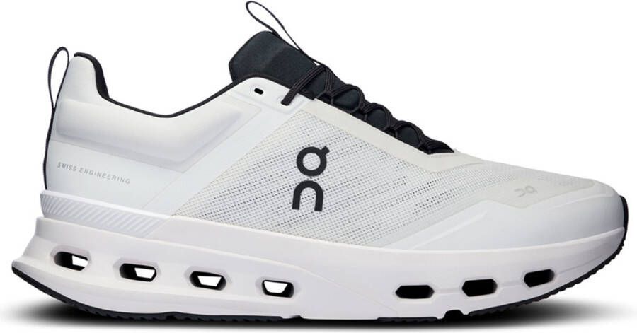 ON Running Cloudnova Witte Sneakers met uitzonderlijke grip White