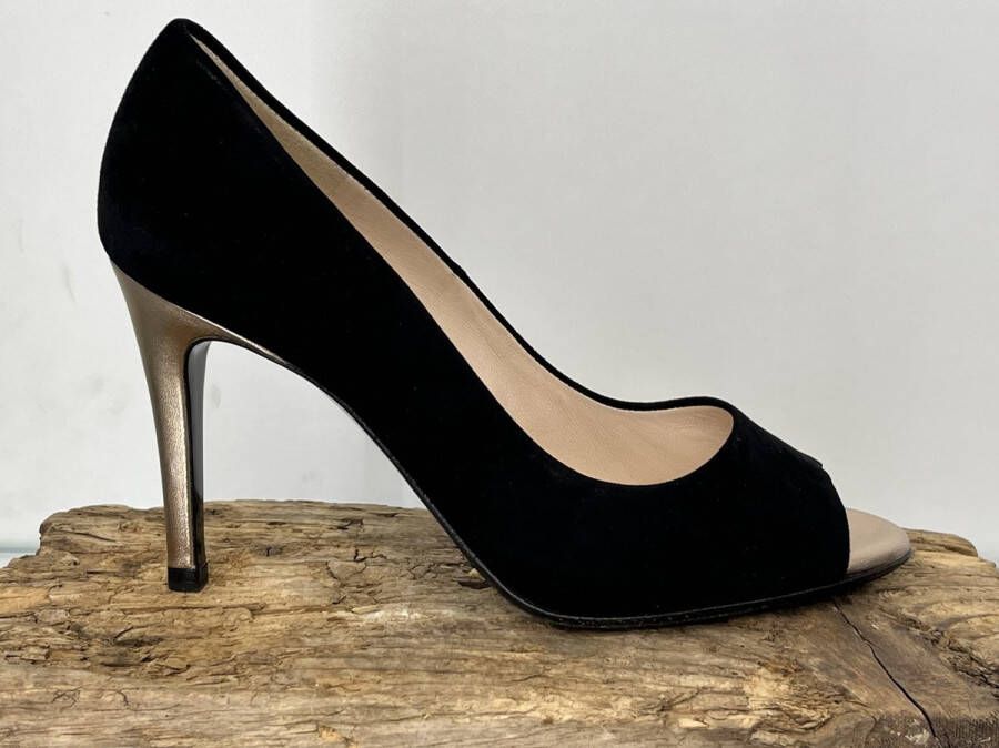 Peter Kaiser Anna 85 Zwart Suede Pumps met stijlvolle gouden naaldhak Damesschoenen