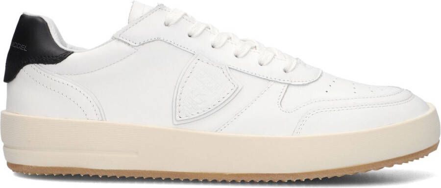 Philippe Model Witte Sneakers met Geperforeerde Tip en Logo White