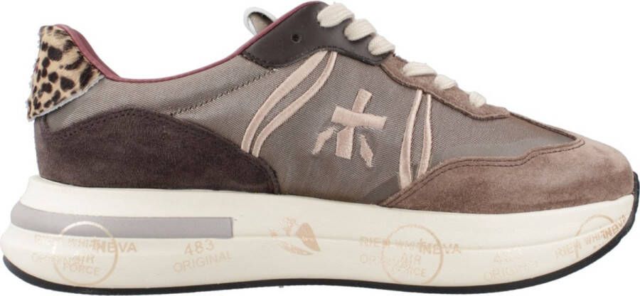 Premiata Bruine platte schoenen met logodetail Brown Dames